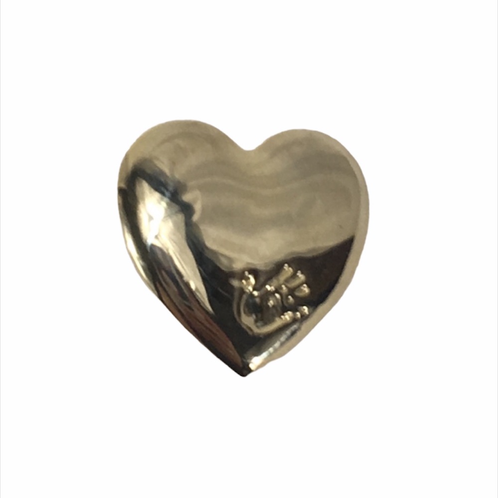 The Variety Club Heart with Baby Hand Brooch, Gold - Picture 2 of 3